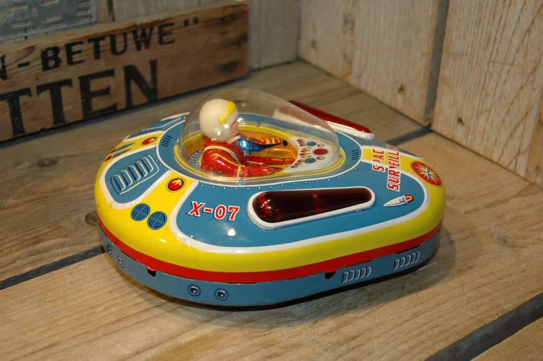 Modern Toys - X-07 Space Surveillant