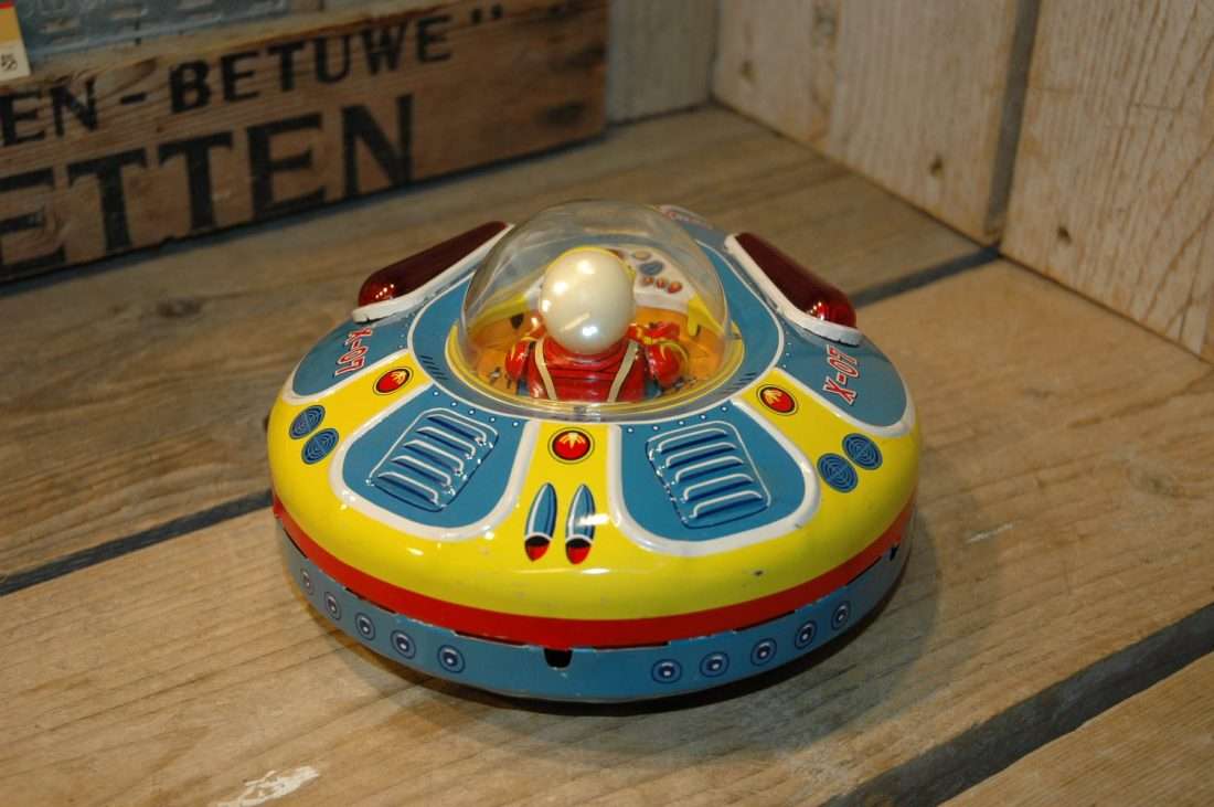 Modern Toys - X-07 Space Surveillant
