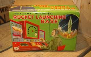 Modern Toys - Rocket Launching Base