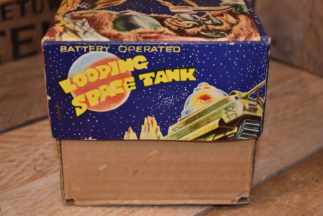 Daiya - Looping Space Tank