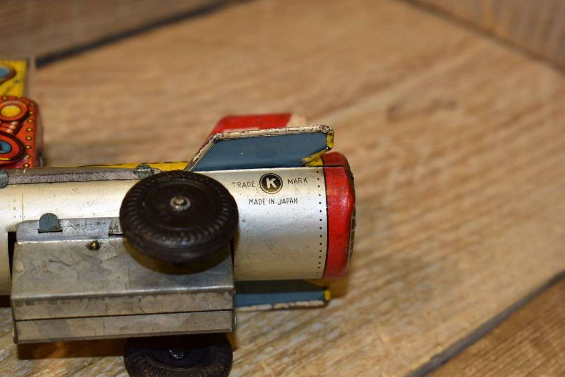 Kanto - Space Patrol Robbot on Rocket