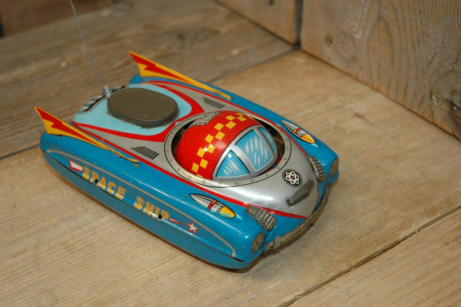 Yanoman - Space Ship.